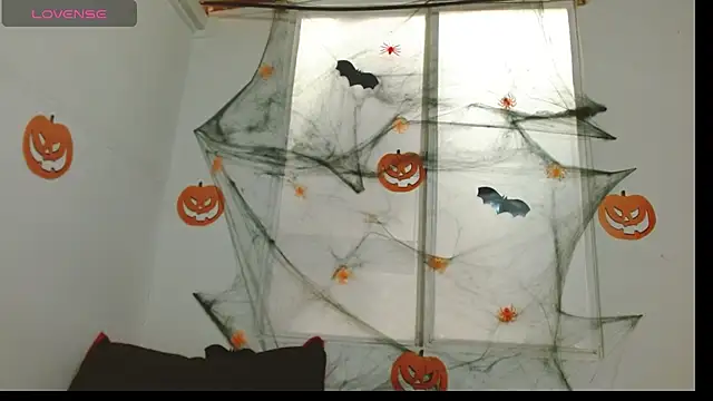 nicole-roman online show from 22, 10, 2025