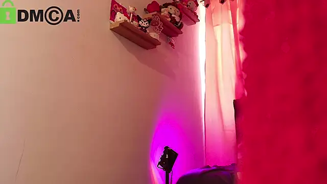 Lunaira Deep online show from 28, 7, 2026