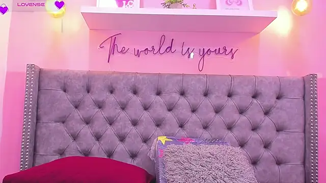 Sophiia 77 online show from 25, 4, 2026