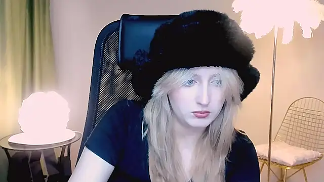 ScarlettScril online show from 14, 11, 2025