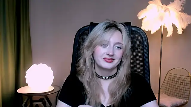 ScarlettScril online show from 15, 11, 2025
