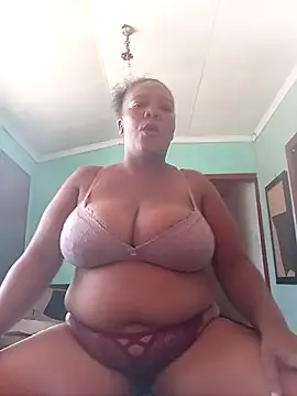 boobsqueenxo online show from 11, 3, 2026