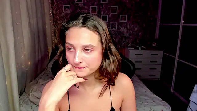 Snapshot of mishel_amurr chatting on 27, 10, 2025 mishel amurr online show from 27, 10, 2025