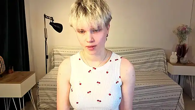 Snapshot of puffimini chatting on 27, 11, 2025 puffimini online show from 27, 11, 2025