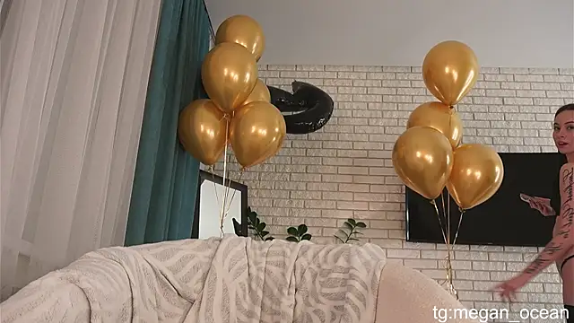 Megan galactica online show from 28, 4, 2026