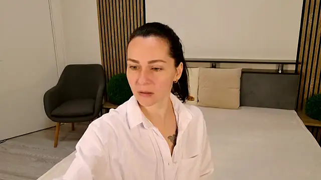 DitaNoir online show from 1, 4, 2026