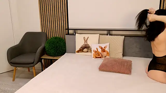 DitaNoir online show from 10, 4, 2026