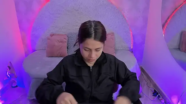 valentina clk online show from 9, 3, 2026