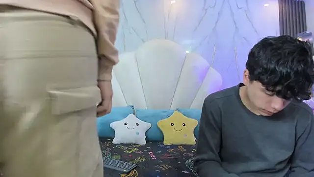 hoot booys  online show from 21, 4, 2026