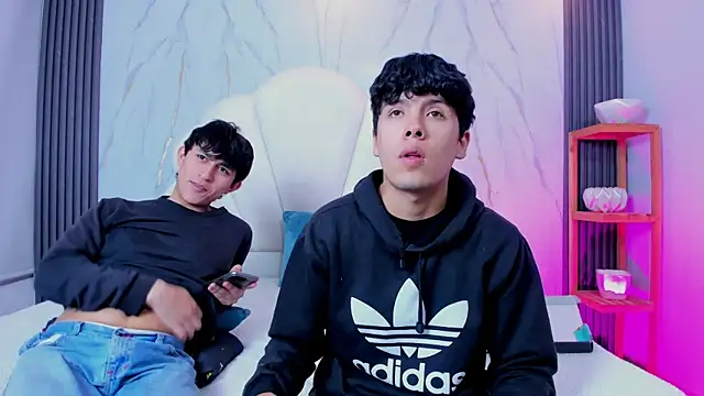 hoot booys  online show from 23, 4, 2026