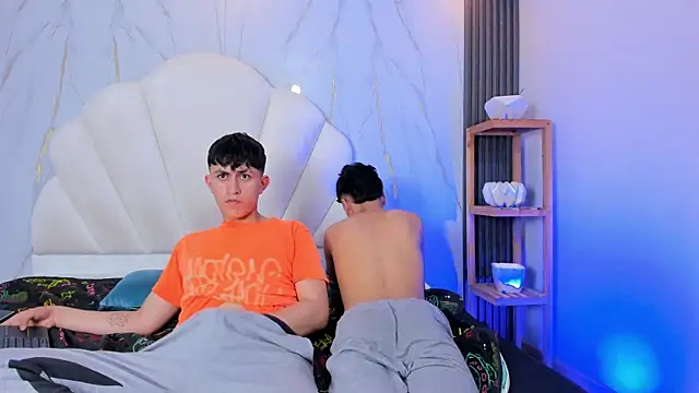 hoot booys  online show from 28, 4, 2026