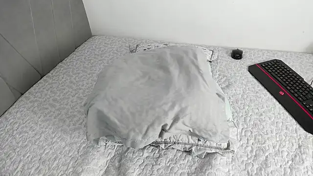 Madison Grey  online show from 28, 7, 2026