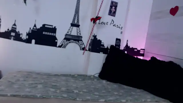 petite coral online show from 25, 4, 2026