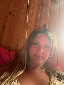 kinkysarahx online show from 19, 7, 2026