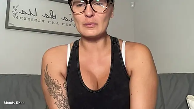 Mandyrheaa online show from 23, 10, 2025