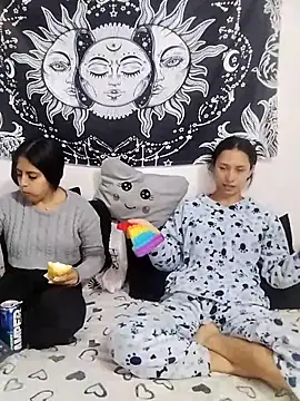 emily n abby online show from 27, 4, 2026