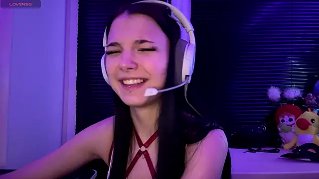 Snapshot of HanaMantanaDell chatting on 3, 12, 2025 HanaMantanaDell online show from 3, 12, 2025