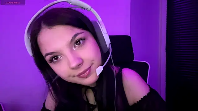 Snapshot of HanaMantanaDell chatting on 20, 12, 2025 HanaMantanaDell online show from 20, 12, 2025