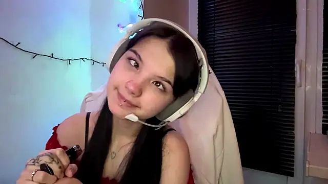 Snapshot of HanaMantanaDell chatting on 13, 1, 2026 HanaMantanaDell online show from 13, 1, 2026