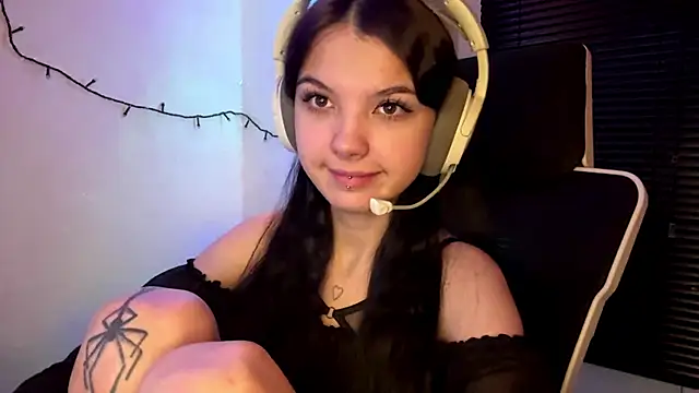 Snapshot of HanaMantanaDell chatting on 10, 2, 2026 HanaMantanaDell online show from 10, 2, 2026