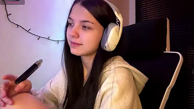 Snapshot of HanaMantanaDell chatting on 2, 3, 2026 HanaMantanaDell online show from 2, 3, 2026