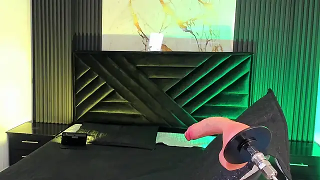 Halleyrosse online show from 24, 10, 2025