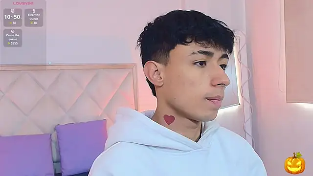 AZIEL TAY online show from 30, 10, 2025