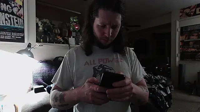 Snapshot of biggerisbetter12 chatting on 4, 3, 2026 biggerisbetter12 online show from 4, 3, 2026