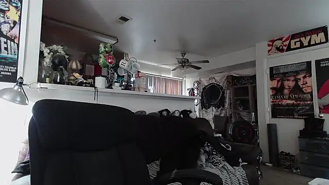 biggerisbetter12 online show from 22, 4, 2026