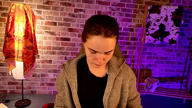 Snapshot of May_Bloom chatting on 19, 10, 2025 May Bloom online show from 19, 10, 2025