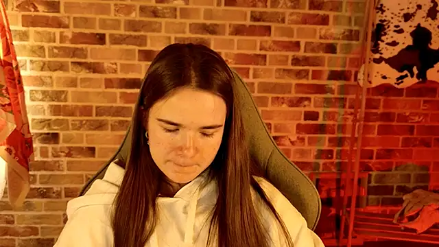 Snapshot of May_Bloom chatting on 28, 10, 2025 May Bloom online show from 28, 10, 2025