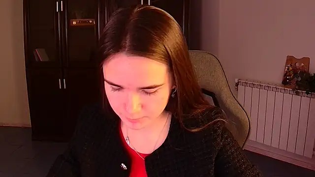 Snapshot of May_Bloom chatting on 5, 11, 2025 May Bloom online show from 5, 11, 2025