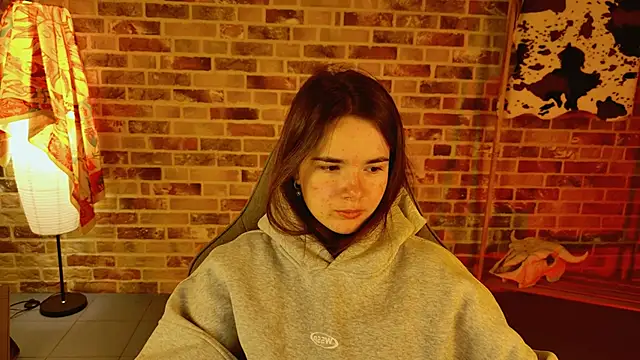 Snapshot of May_Bloom chatting on 13, 11, 2025 May Bloom online show from 13, 11, 2025