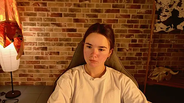 Snapshot of May_Bloom chatting on 24, 11, 2025 May Bloom online show from 24, 11, 2025