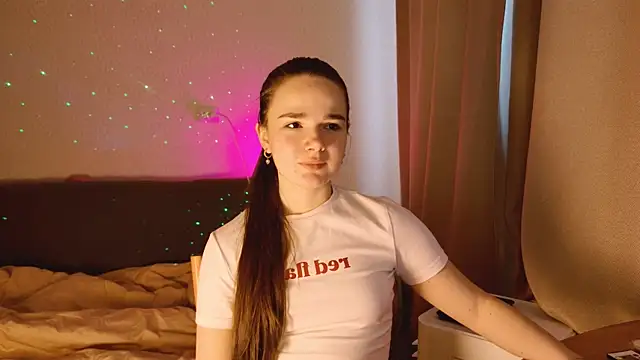 Snapshot of May_Bloom chatting on 6, 5, 2026 May Bloom online show from 6, 5, 2026