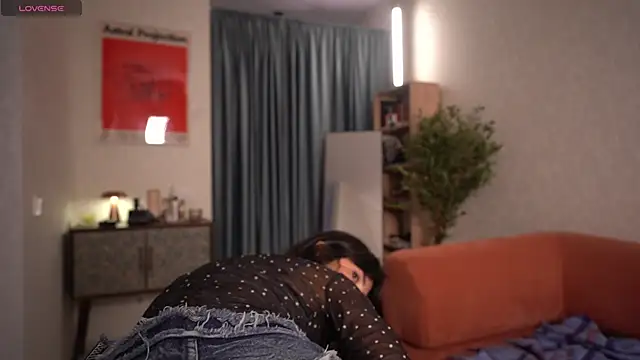 Pheromoon online show from 3, 2, 2026