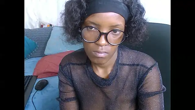 Snapshot of AfricanBarbiee69 chatting on 21, 11, 2025 AfricanBarbiee69 online show from 21, 11, 2025