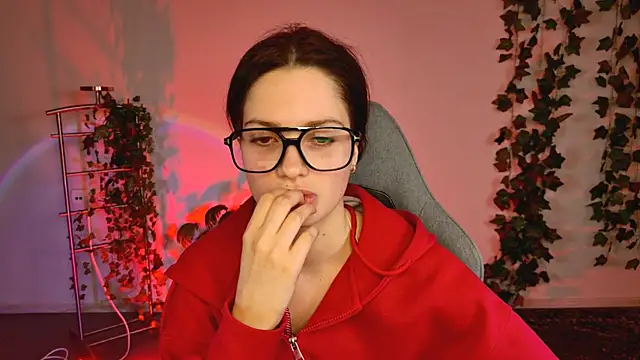 KiraVair online show from 19, 4, 2026