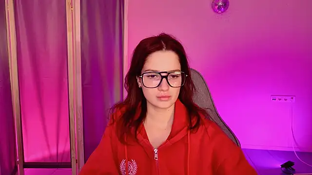 KiraVair online show from 20, 4, 2026