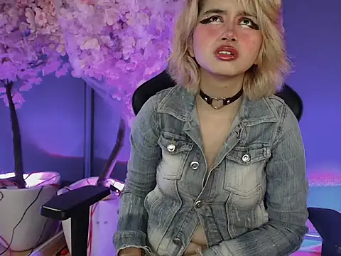 Snapshot of Navier__ chatting on 25, 10, 2025 Navier online show from 25, 10, 2025