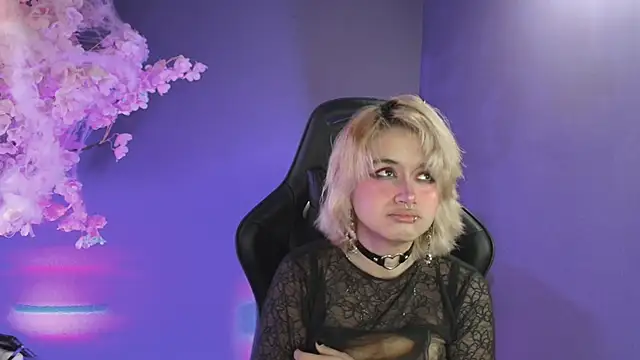 Snapshot of Navier__ chatting on 29, 10, 2025 Navier online show from 29, 10, 2025