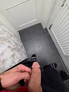 Snapshot of 16enes16 chatting on 19, 10, 2025 16enes16 online show from 19, 10, 2025