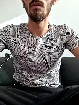 Snapshot of 16enes16 chatting on 24, 10, 2025 16enes16 online show from 24, 10, 2025