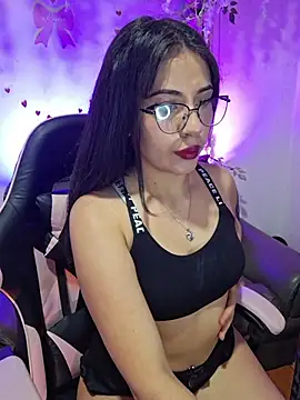 Snapshot of chloebrownn03 chatting on 2, 5, 2026 chloebrownn03 online show from 2, 5, 2026
