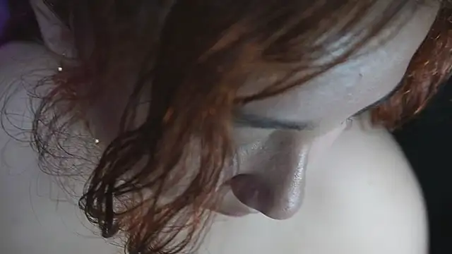 littlee red online show from 16, 4, 2026