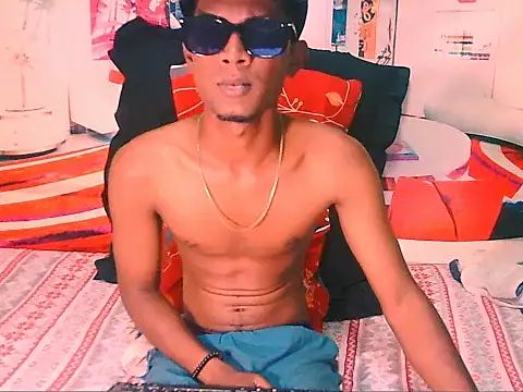 Snapshot of IndianThuggin chatting on 2, 12, 2025 IndianThuggin online show from 2, 12, 2025