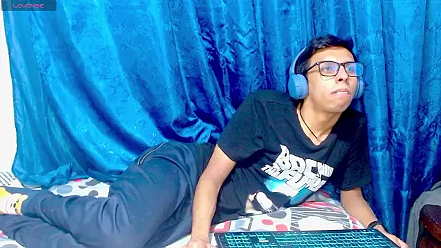 DavTwink3100 online show from 7, 2, 2026