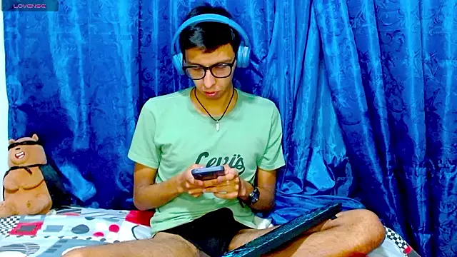 DavTwink3100 online show from 13, 3, 2026