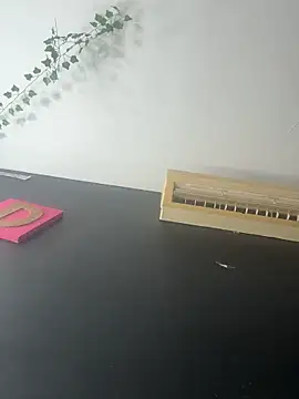 Snapshot of milky_denni chatting on 18, 10, 2025 milky denni online show from 18, 10, 2025