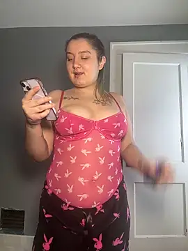 Snapshot of Kayliee420 chatting on 3, 12, 2025 Kayliee420 online show from 3, 12, 2025